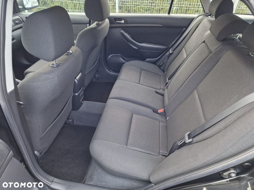 Toyota Avensis 2.0 VVT-i Executive - 13