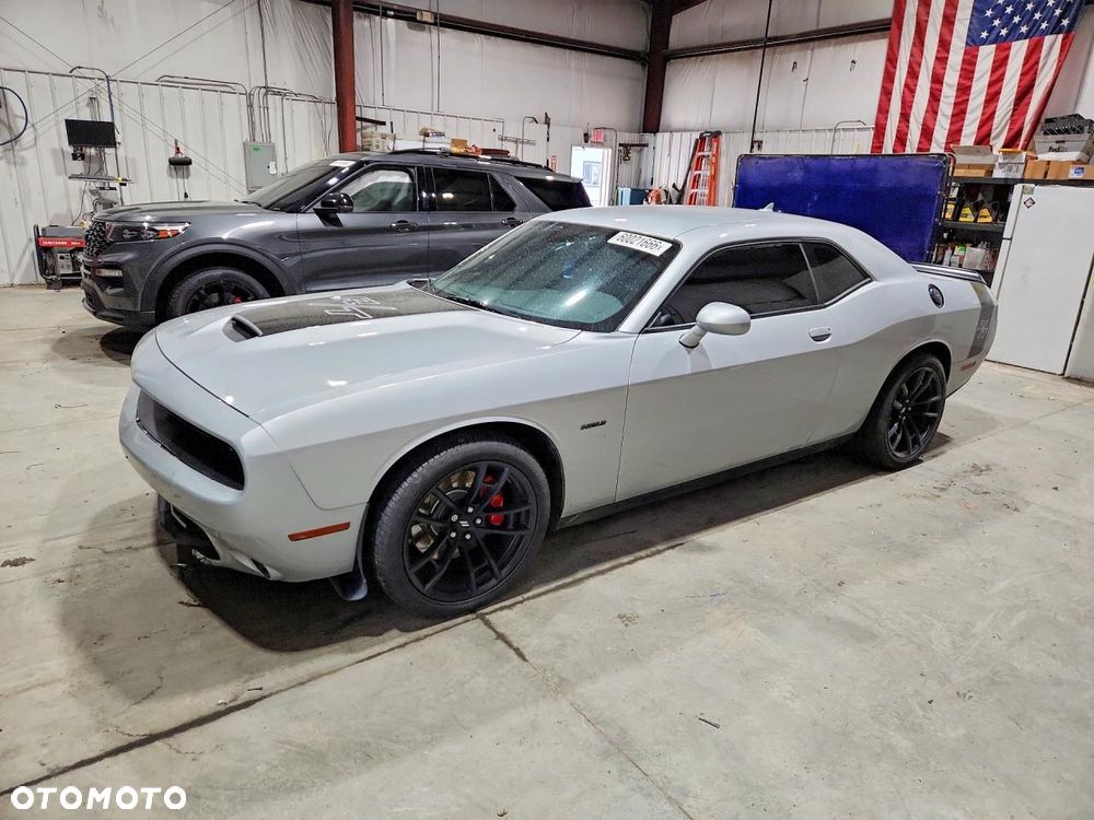 Dodge Challenger 5.7 R/T - 1