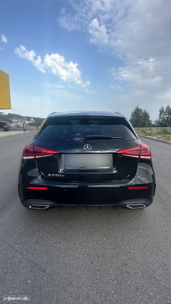 Mercedes-Benz A 250 e AMG Line - 4