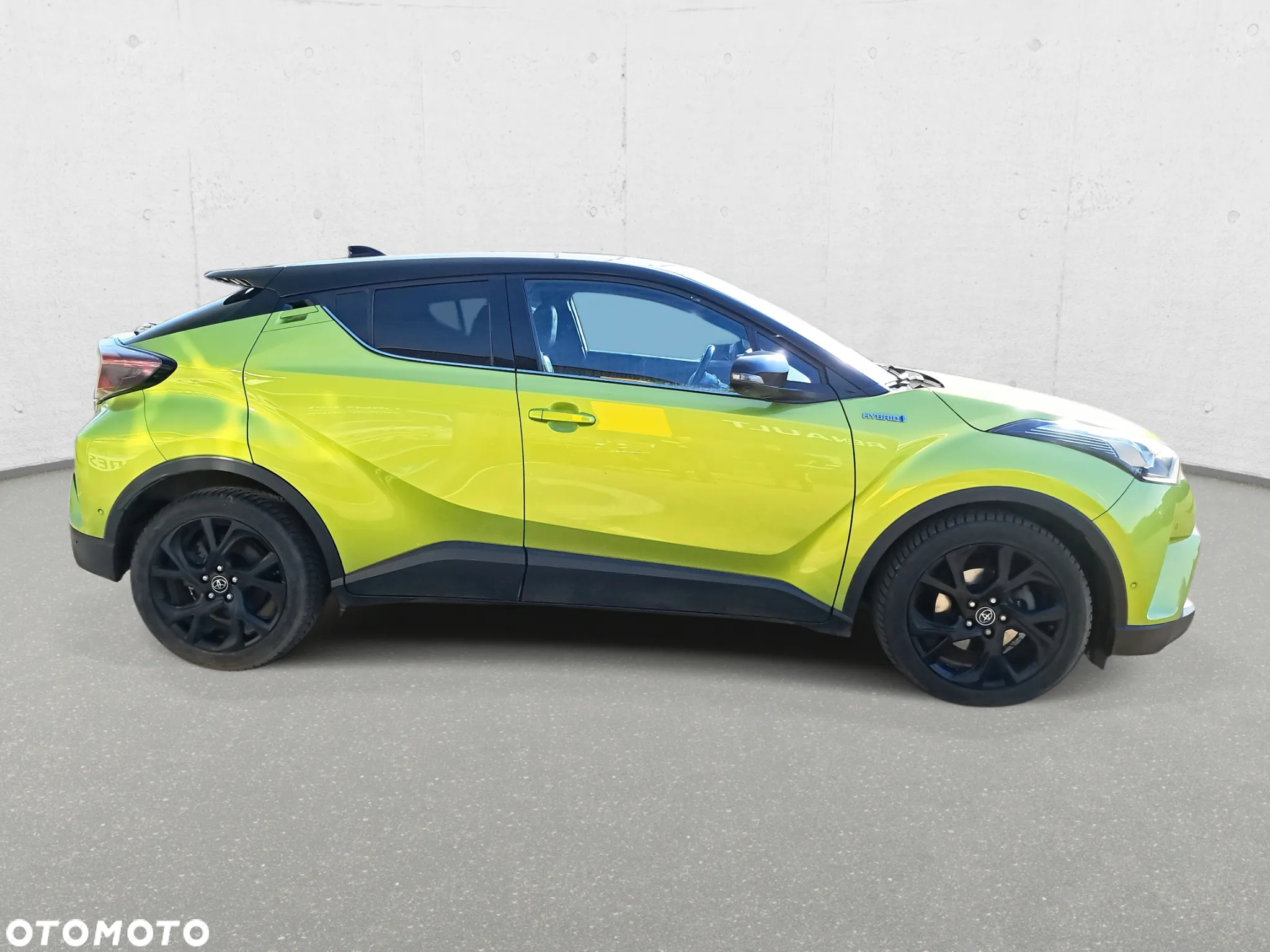 Toyota C-HR 1.8 Hybrid Neon Lime powered by JBL - 4