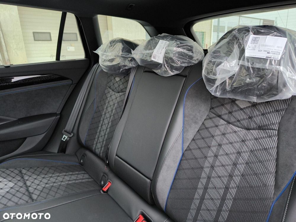 Volkswagen Passat Variant 2.0 TSI R-Line Plus DSG - 15