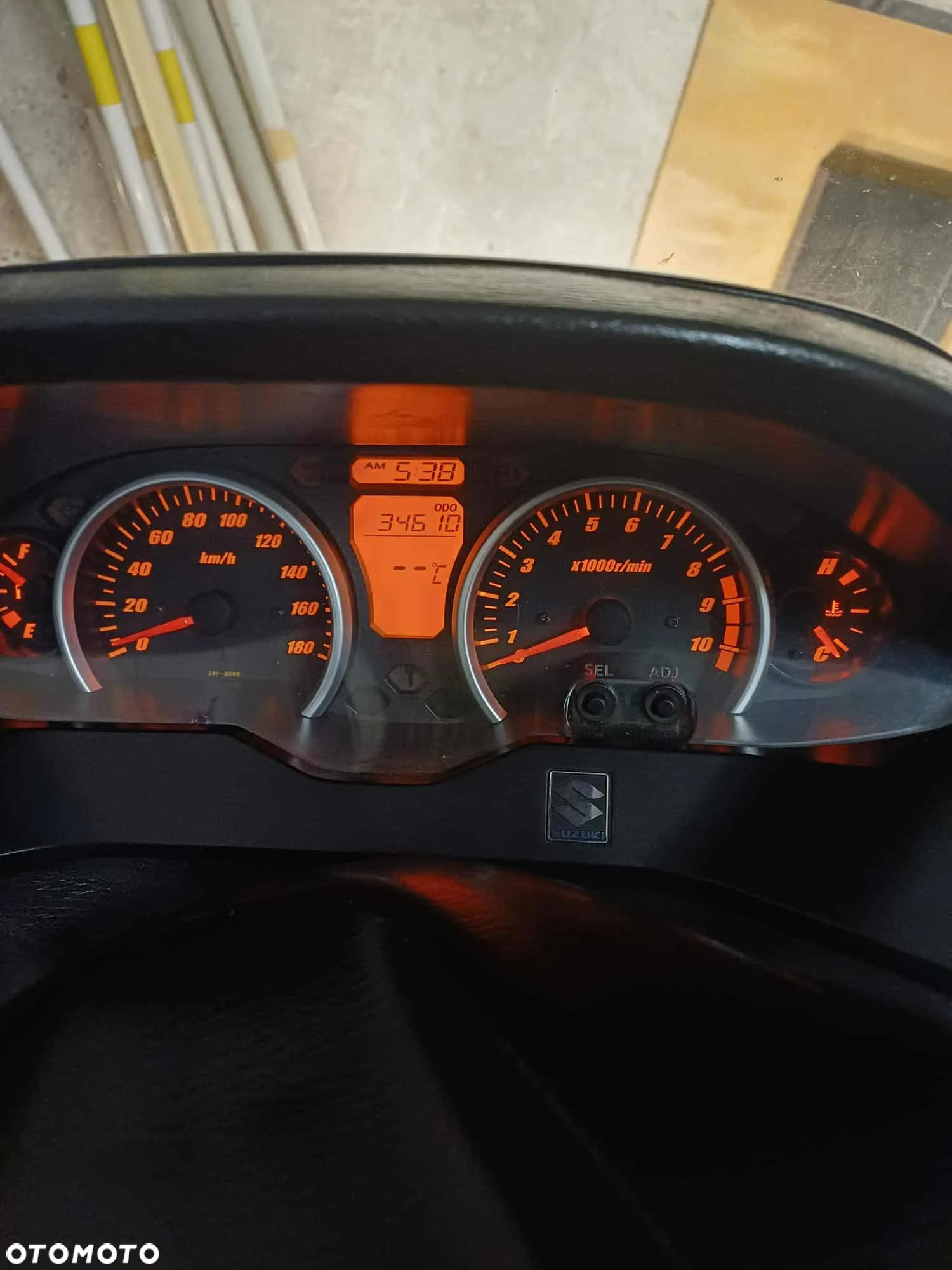 Suzuki Burgman - 4
