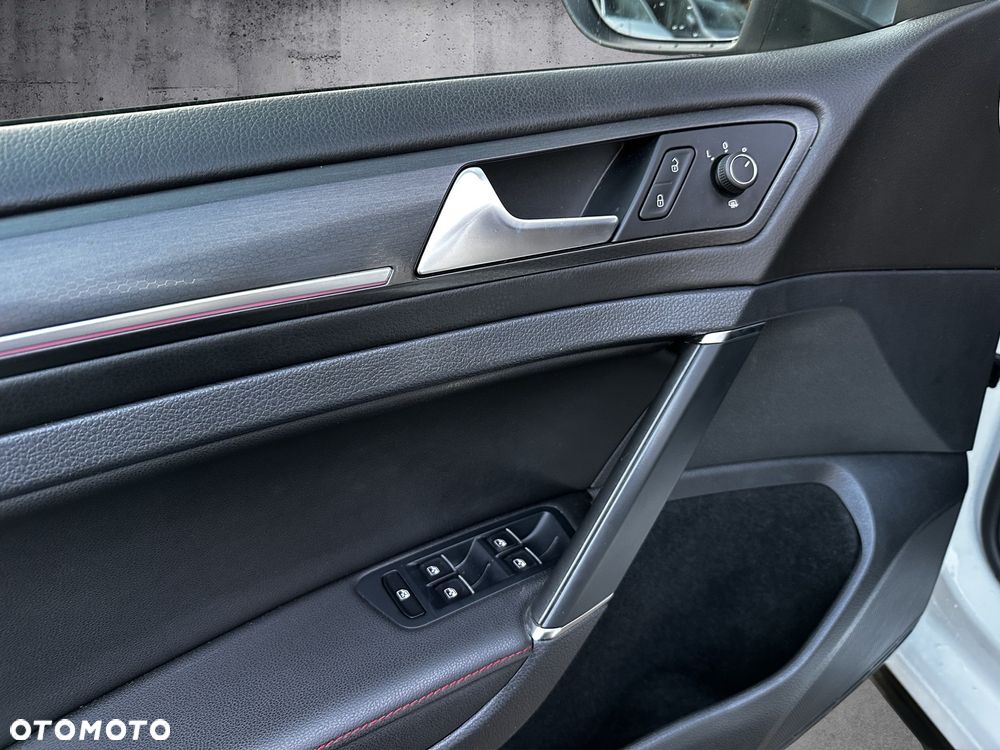 Volkswagen Golf 2.0 TSI BMT GTI Performance DSG - 16