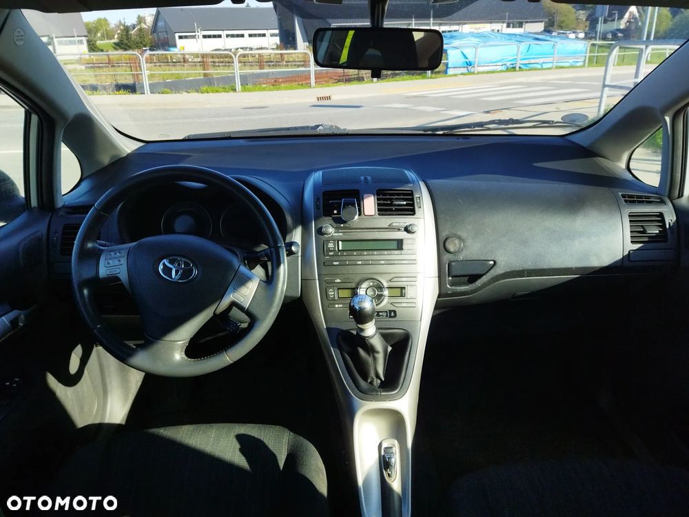 Toyota Auris 2.0 D-4D Sol - 11