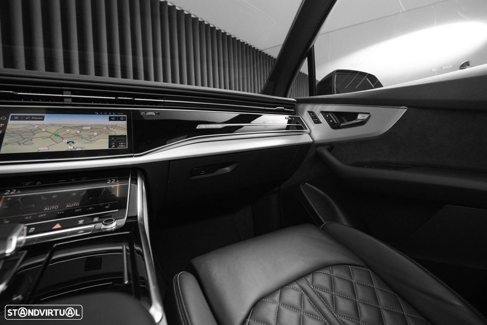 Audi Q7 55 TFSIe quattro S line Tiptronic - 13