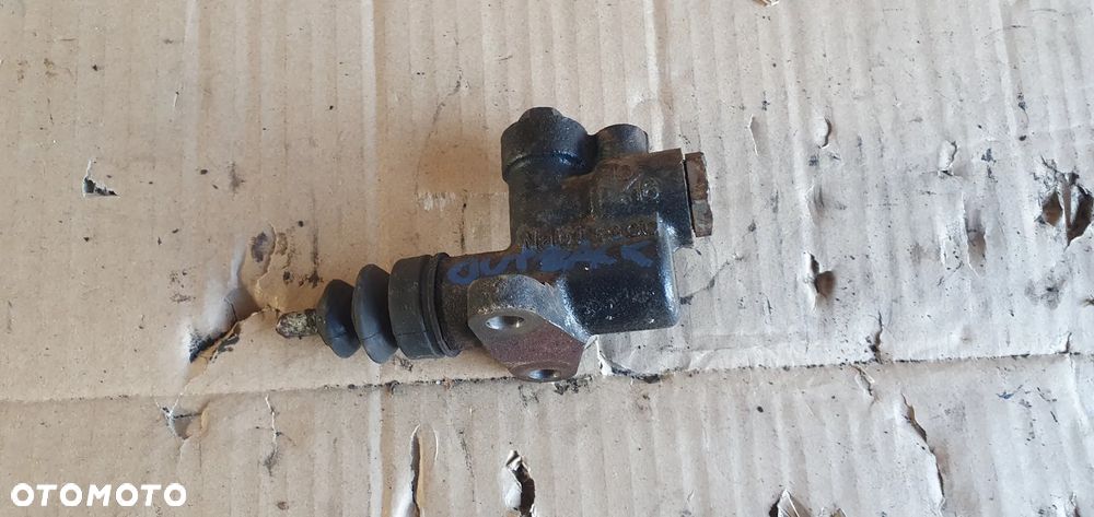 Pompka sprzęgła wysprzęglik Subaru Legacy IV Lift Outback 2.0 D - 1