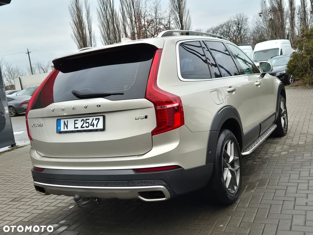 Volvo XC 90 D5 AWD Geartronic Momentum - 10