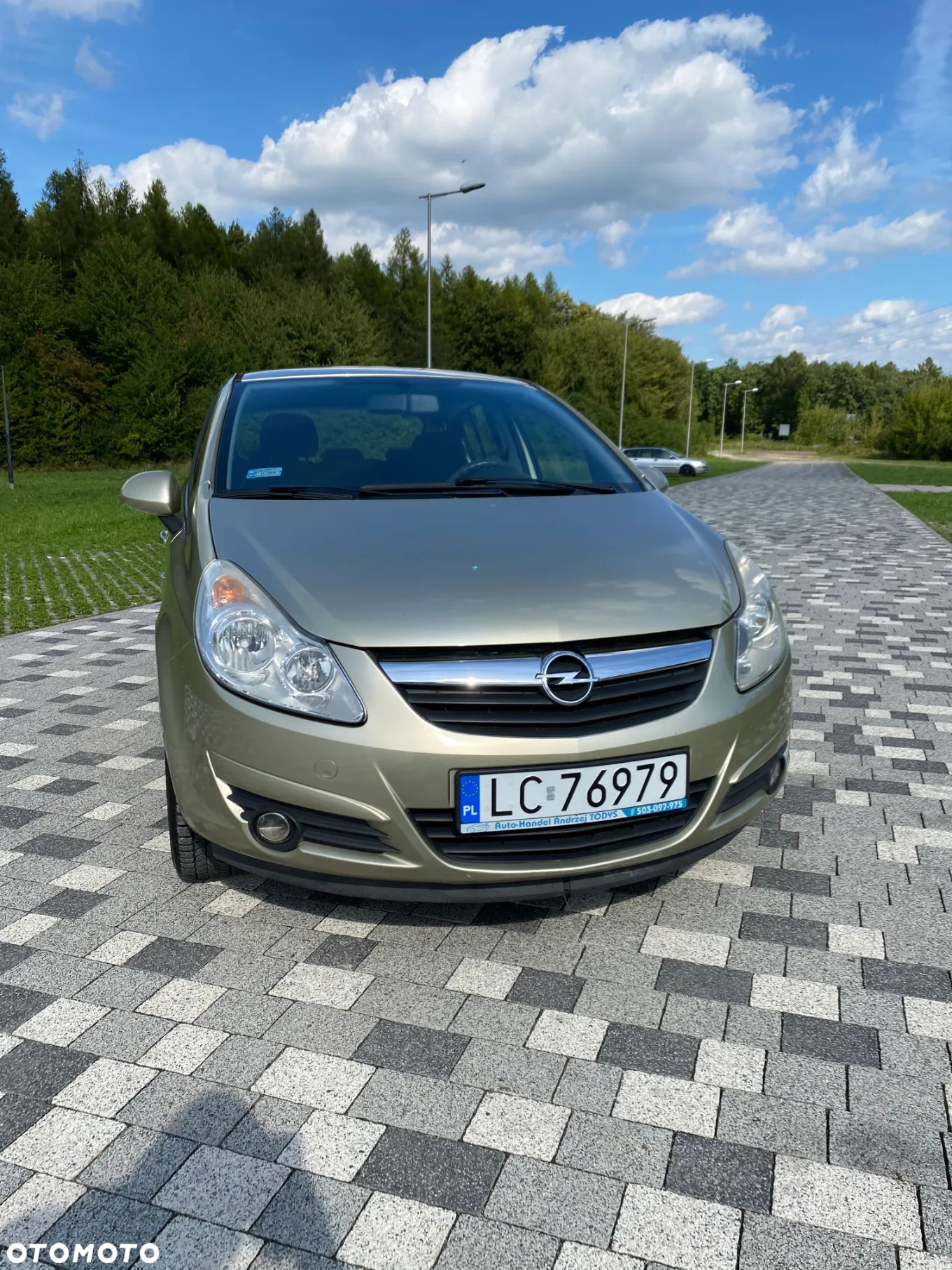 Opel Corsa 1.2 16V Cosmo - 2