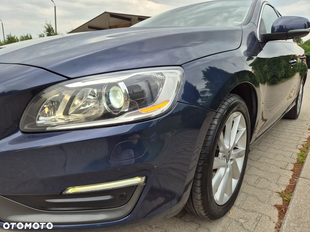 Volvo V60 T3 Base - 11