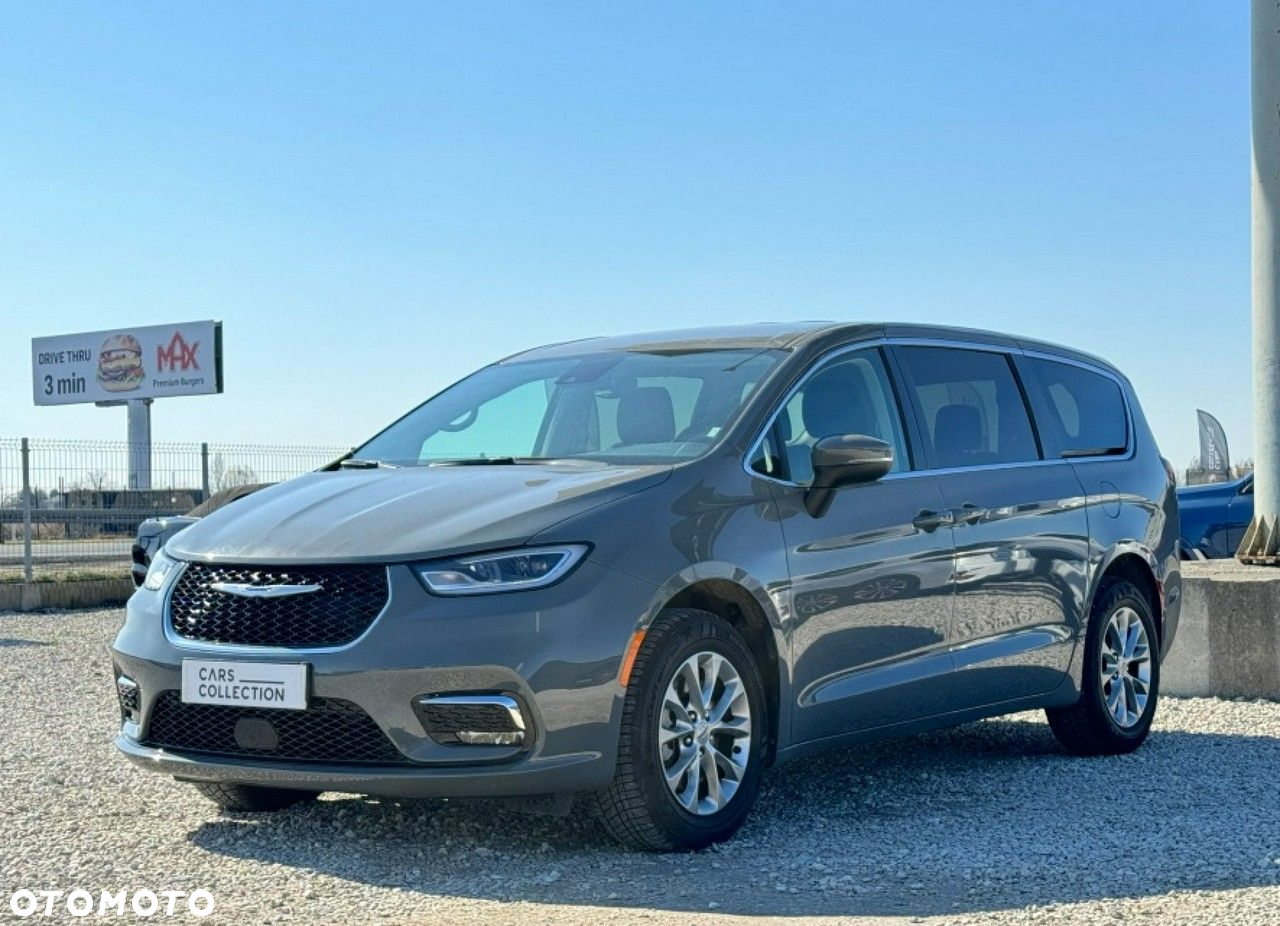 Chrysler Pacifica - 8