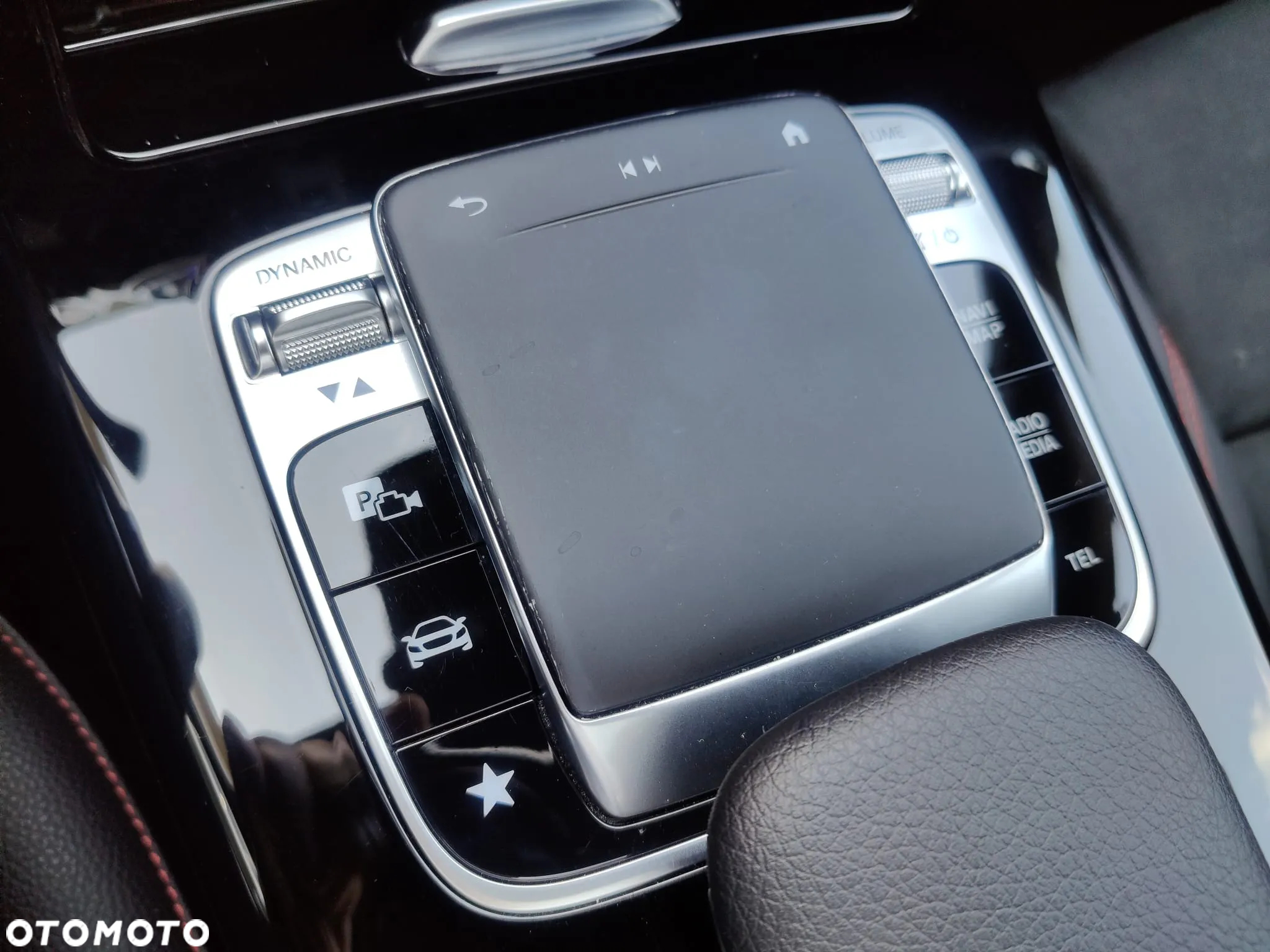 Mercedes-Benz CLA 180 AMG Line 7G-DCT - 24