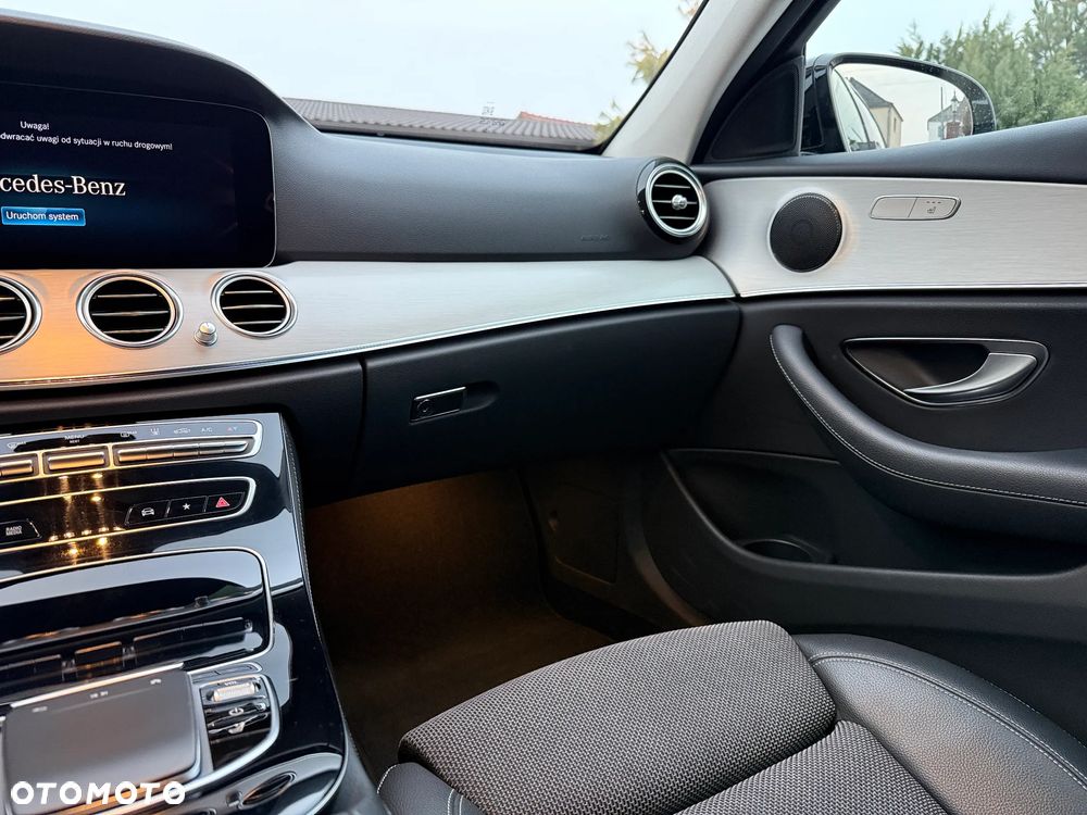 Mercedes-Benz Klasa E 300 de 9G-TRONIC Avantgarde - 33