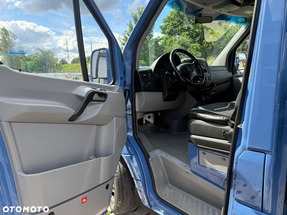 Mercedes-Benz Sprinter - 13