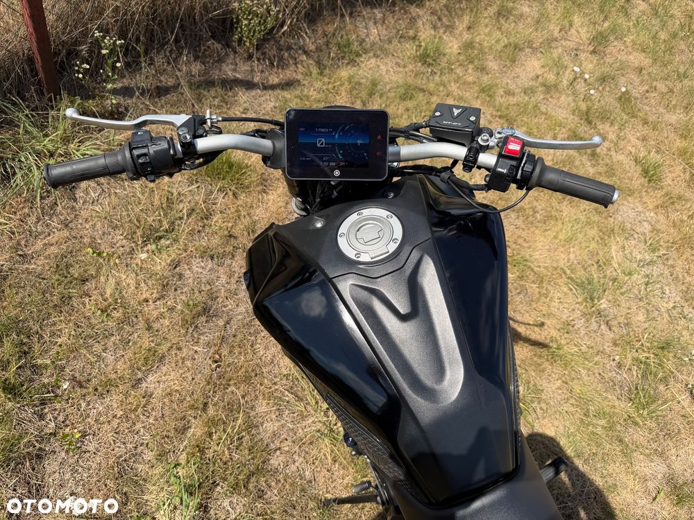 Yamaha MT - 8