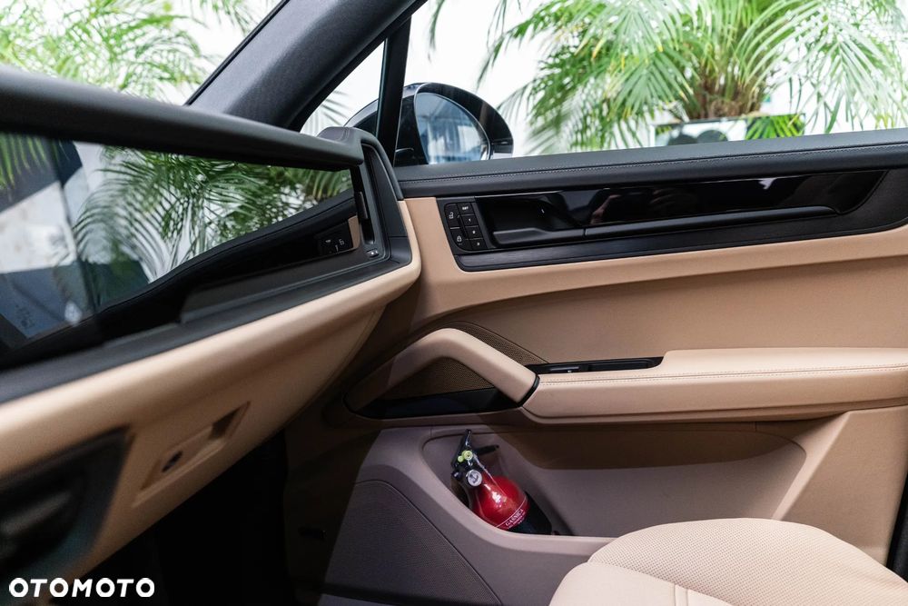 Porsche Cayenne E-Hybrid PHEV Black Edition - 22