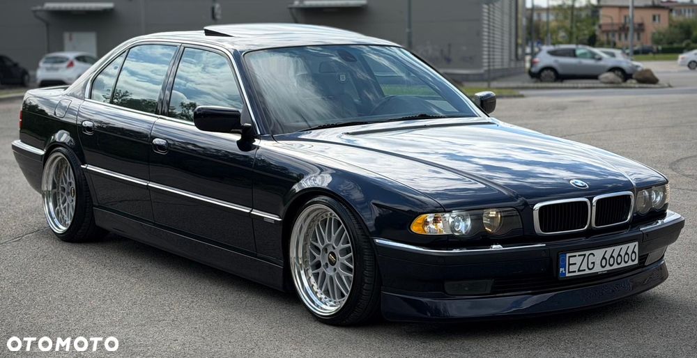 BMW Seria 7 - 11
