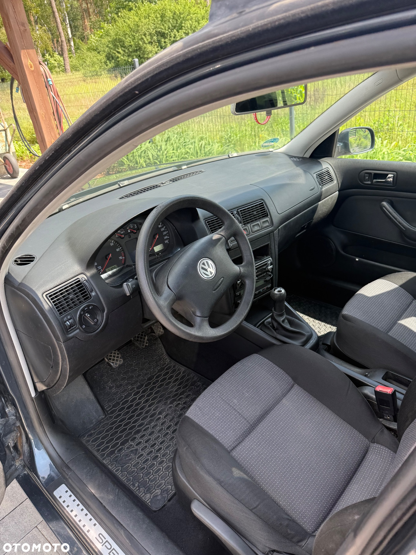 Volkswagen Golf - 5