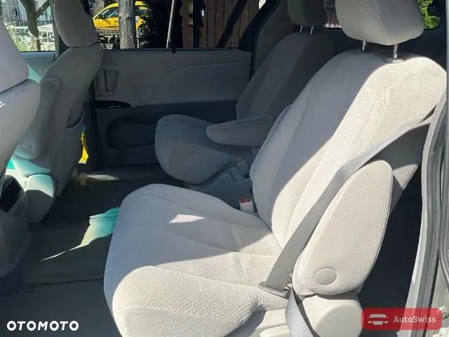 Toyota Sienna 3.5 LE AWD - 21
