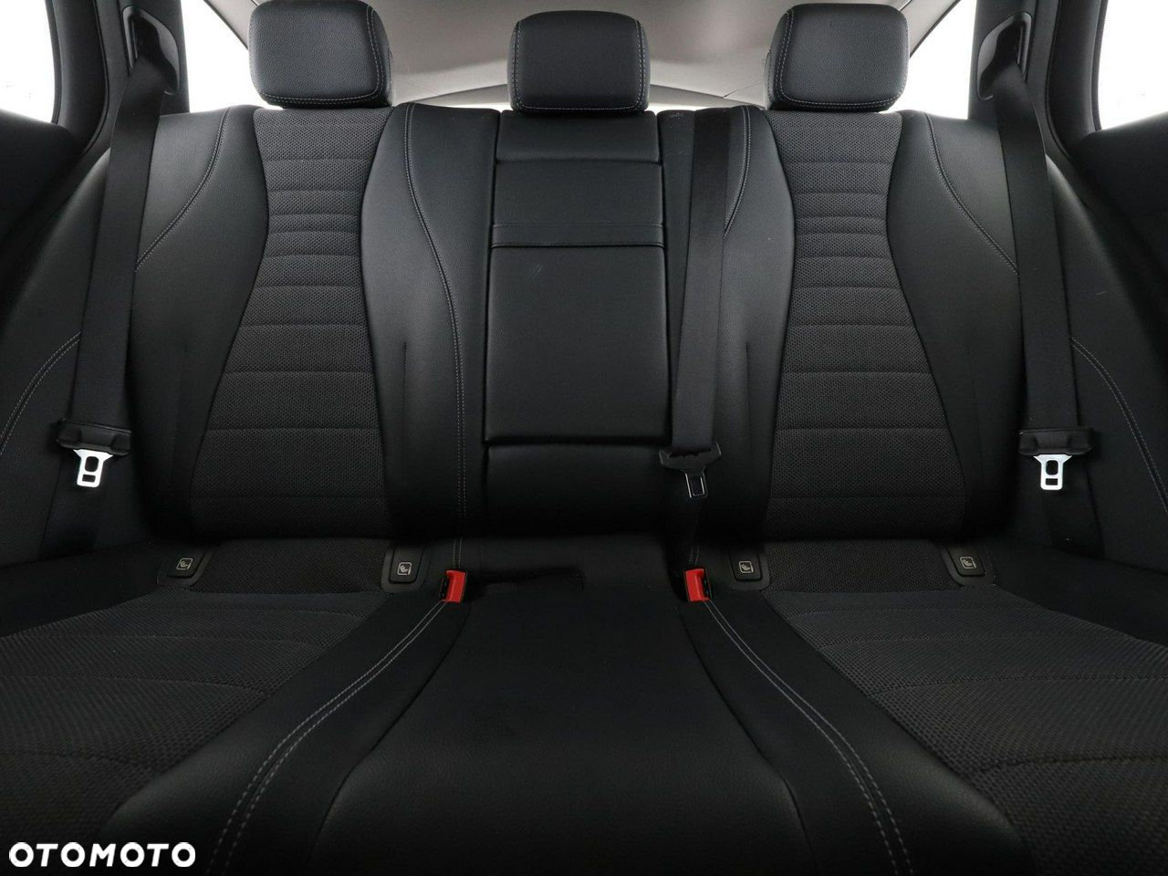 Mercedes-Benz Klasa E 220 d Avantgarde - 18