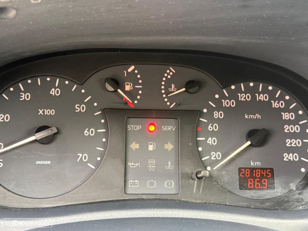 Renault Clio 1.2 RT - 12