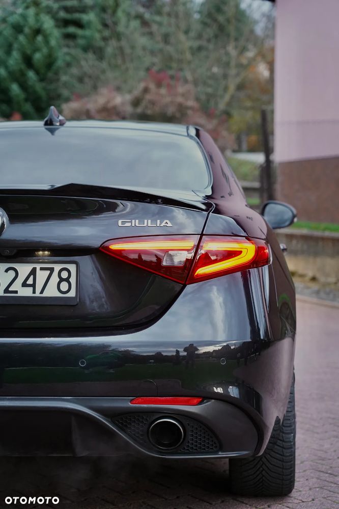 Alfa Romeo Giulia 2.0 Turbo TI Q4 - 8