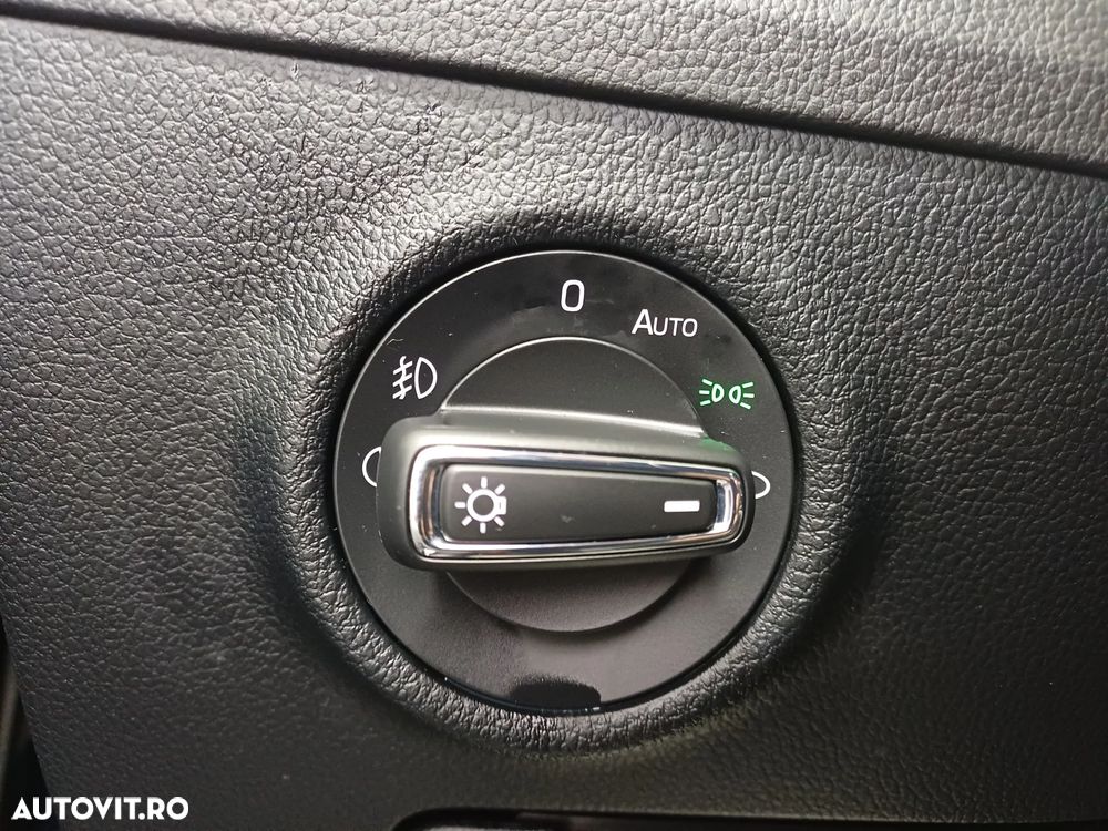 Skoda Superb 2.0 TDI DSG Style - 11