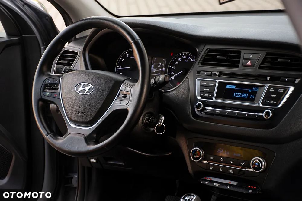Hyundai i20 blue 1.2 Advantage+ - 6