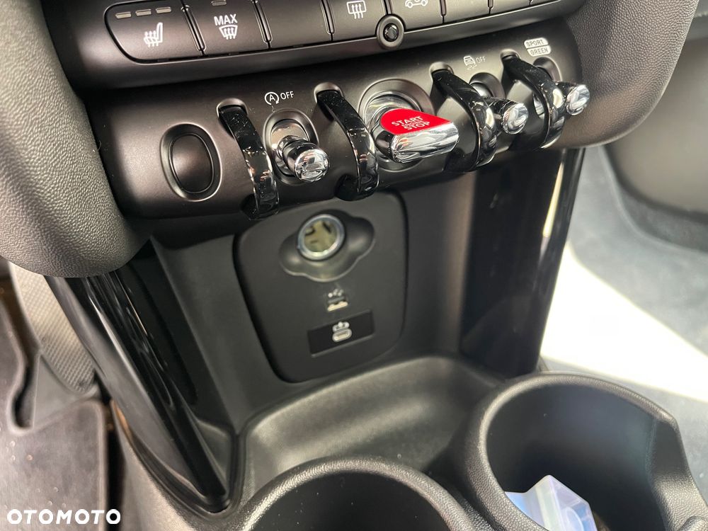 MINI Cooper Standard - 17