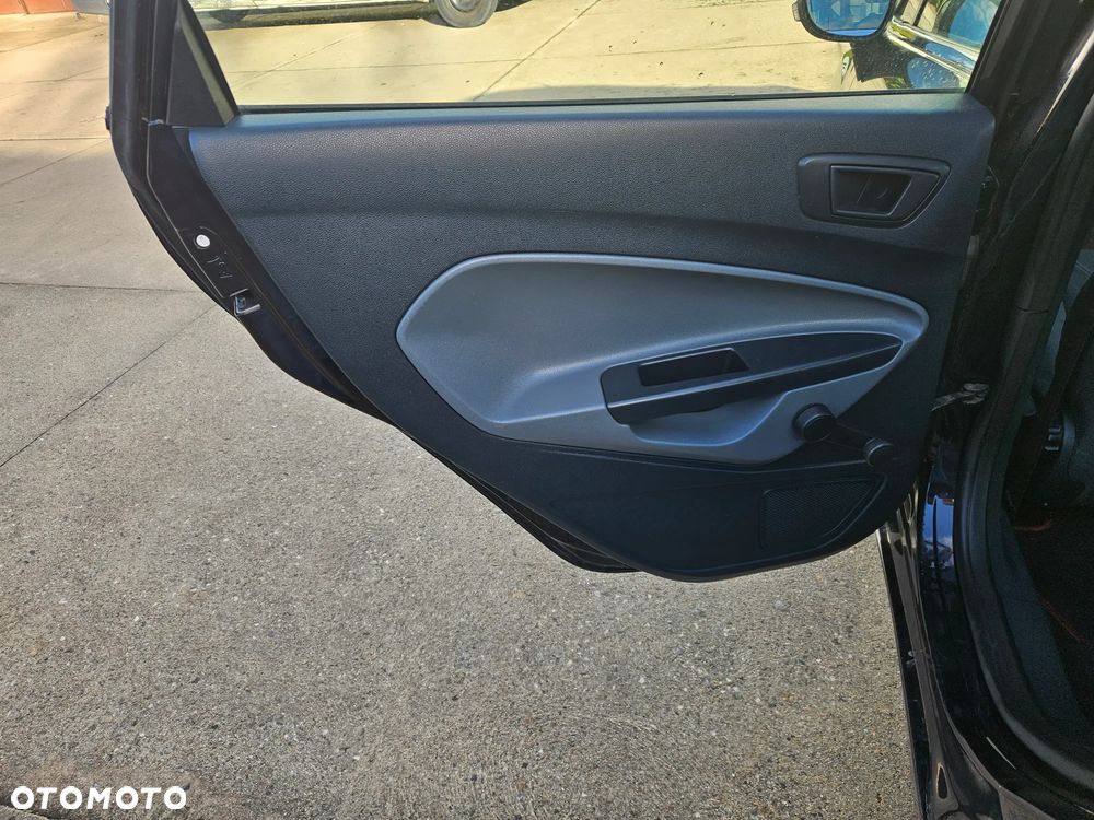 Ford Fiesta - 13