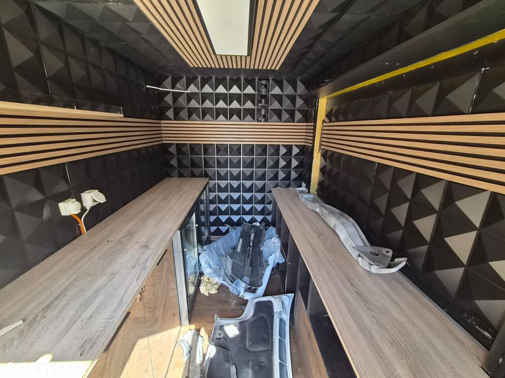 Renault Master Foodtruck - 12