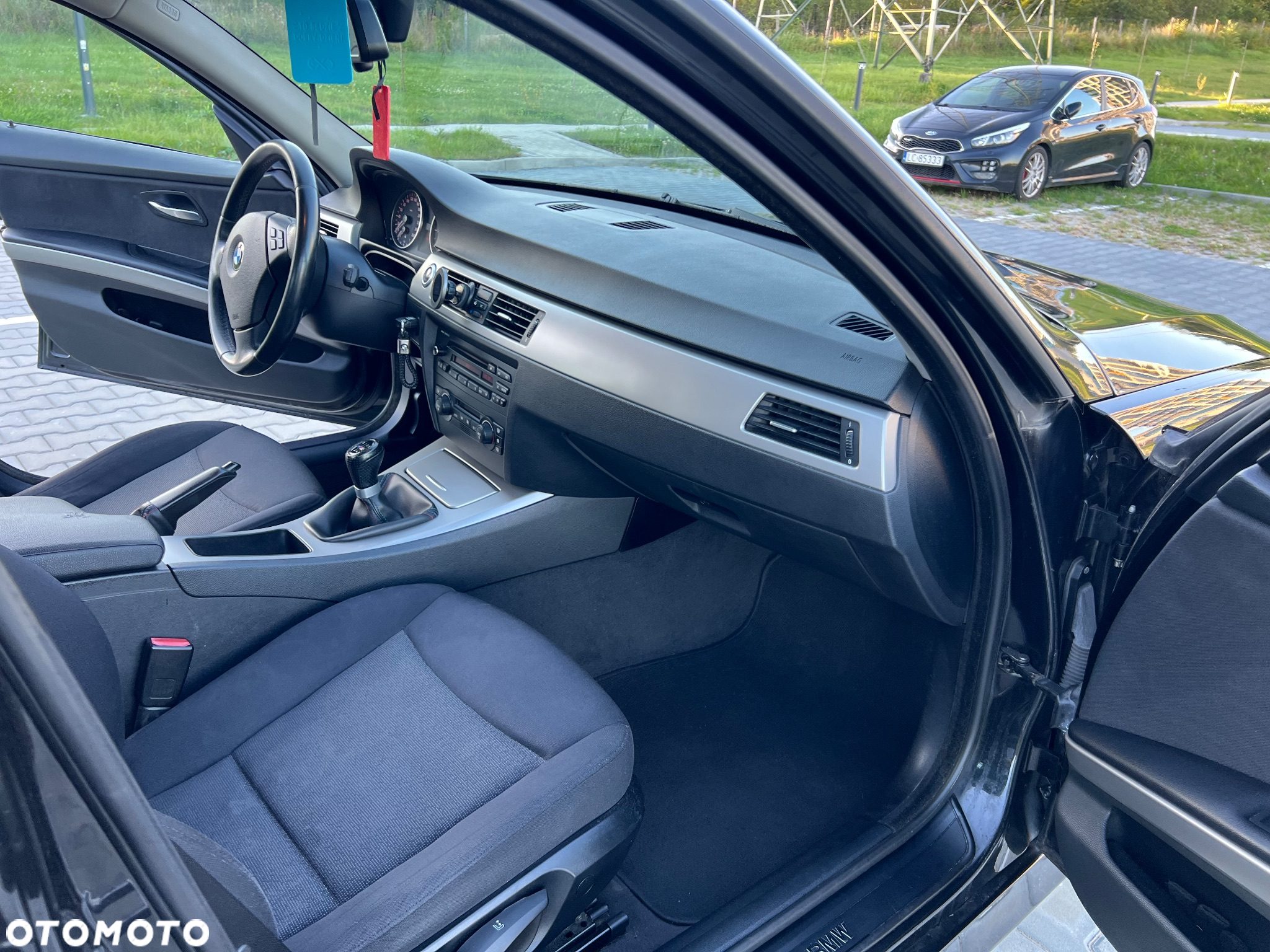 BMW Seria 3 318i - 24