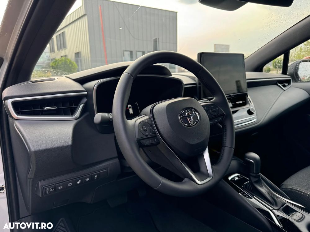 Toyota Corolla Sedan 1.8 HEV Business - 12
