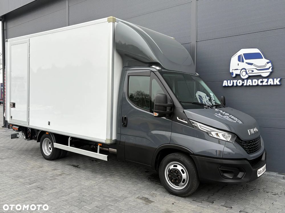 Iveco Daily 35C18 3.0 HPI Hi-Matic Kontener 8 palet + winda 750kg + drzwi boczne **LED**Niski przebieg**Climatronic**Sprowadzony**2021R** - 2