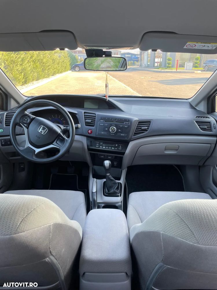 Honda Civic 1.8 MT ES - 5