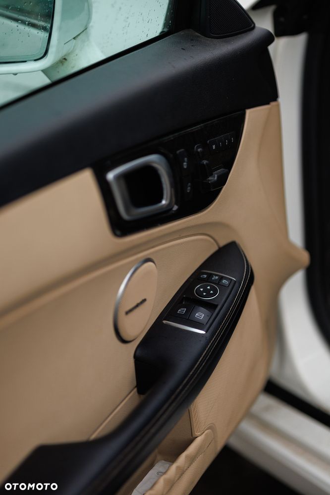 Mercedes-Benz SLK 300 9G-TRONIC - 4