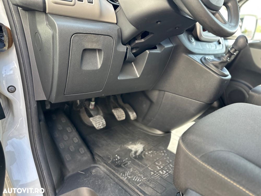 Renault Trafic - 28
