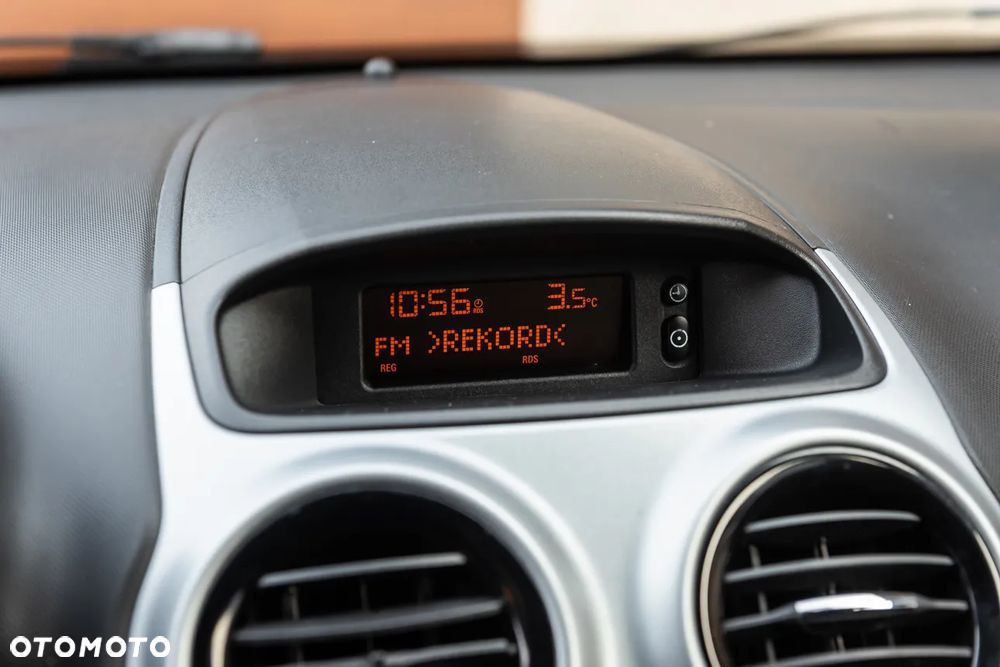 Opel Corsa 1.4 16V Selection 110 Jahre - 14