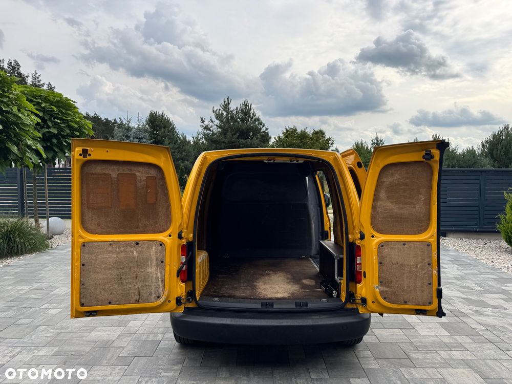 Volkswagen Caddy - 27