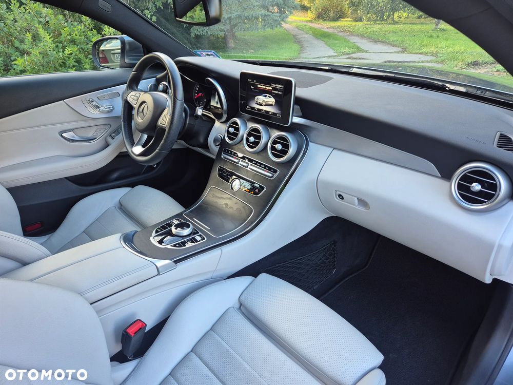 Mercedes-Benz Klasa C 300 9G-TRONIC AMG Line - 22