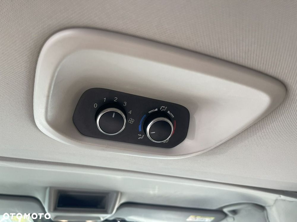 Ford Tourneo Custom 320 L2H1 VA Autm Titanium - 11
