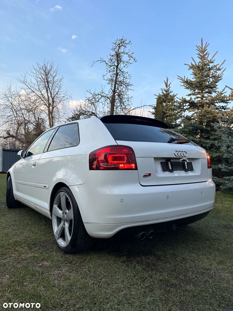 Audi A3 3-drzwiowe 1.6 S Line Sportpaket plus - 2