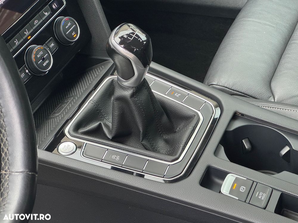 Volkswagen Passat 1.5 TSI ACT OPF Trendline - 14