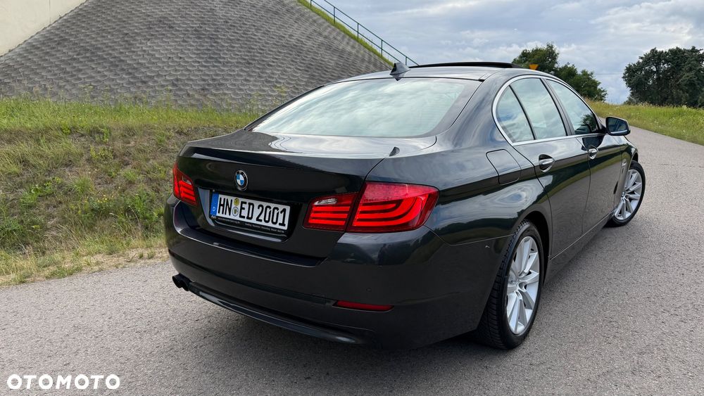BMW Seria 5 523i - 2
