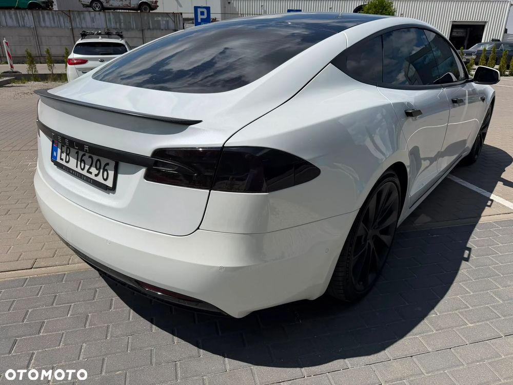 Tesla Model S - 6