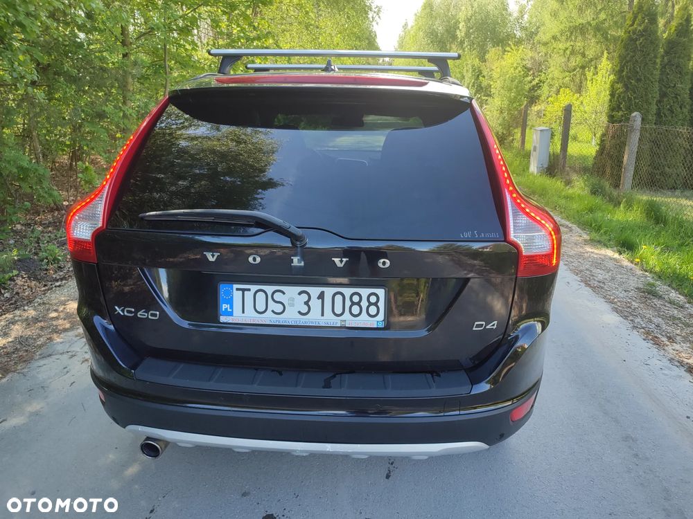 Volvo XC 60 2.4D AWD R-Design - 8