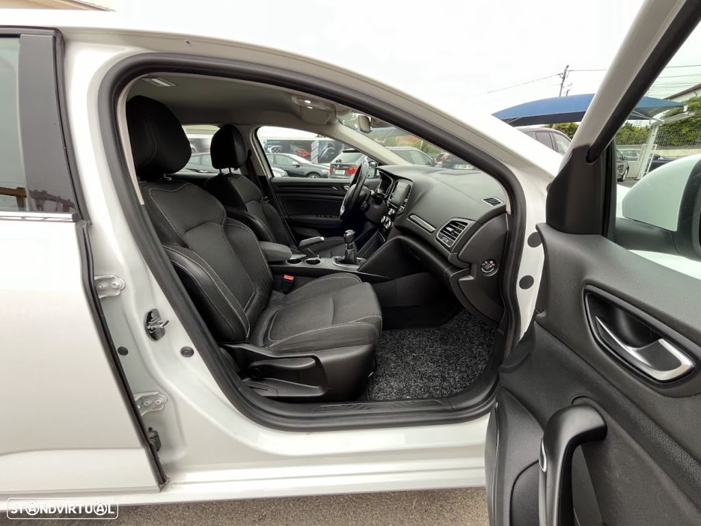 Renault Mégane 1.5 dCi Zen - 37