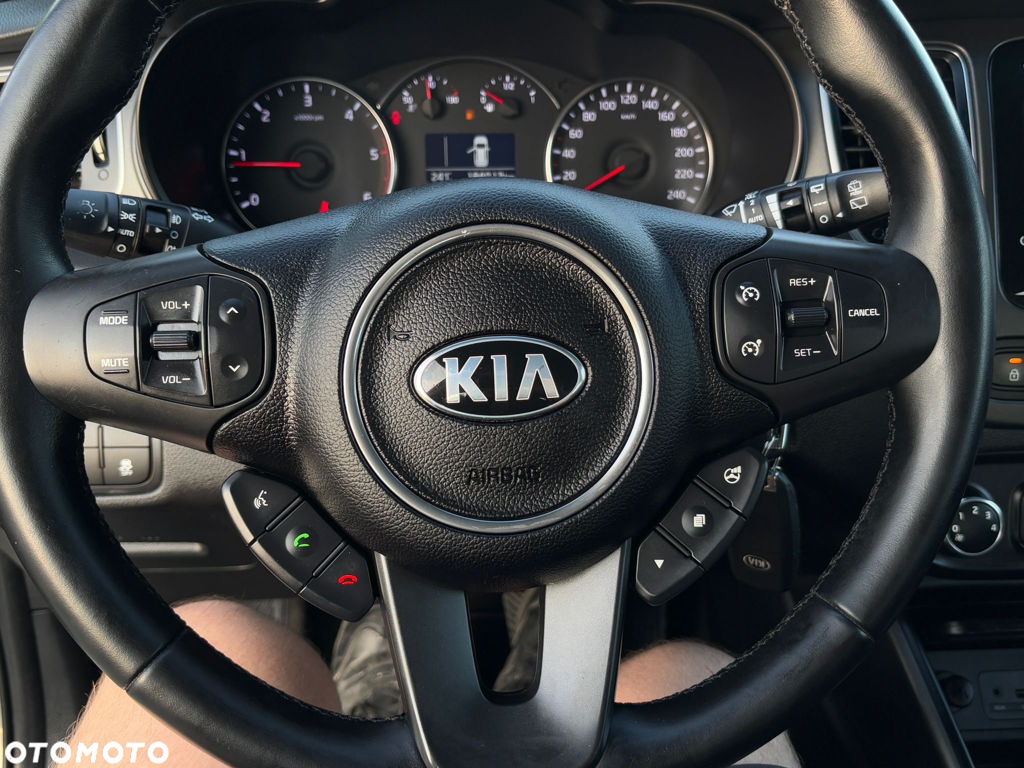 Kia Carens 1.7 CRDi L - 13