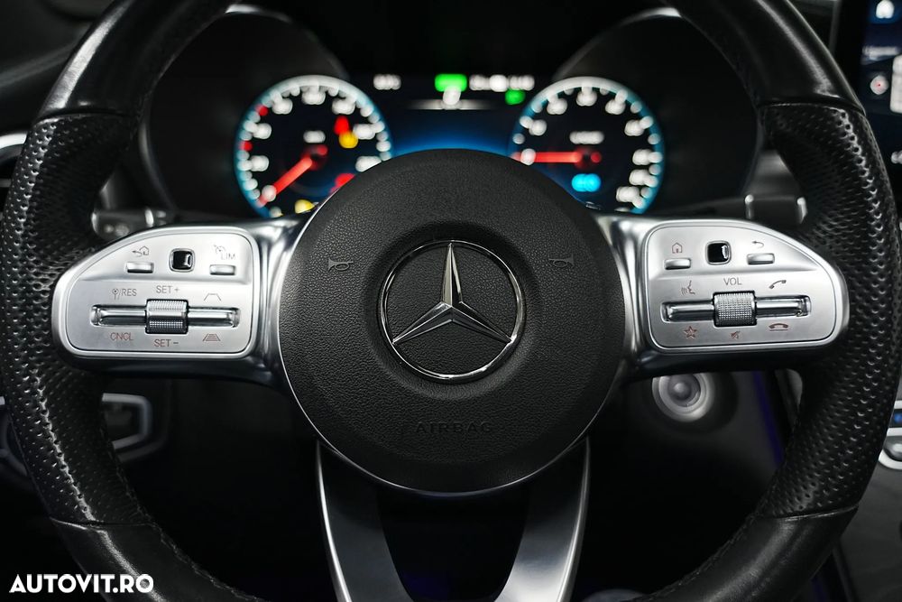 Mercedes-Benz GLC Coupe 300 e 4Matic 9G-TRONIC Edition AMG Line - 29