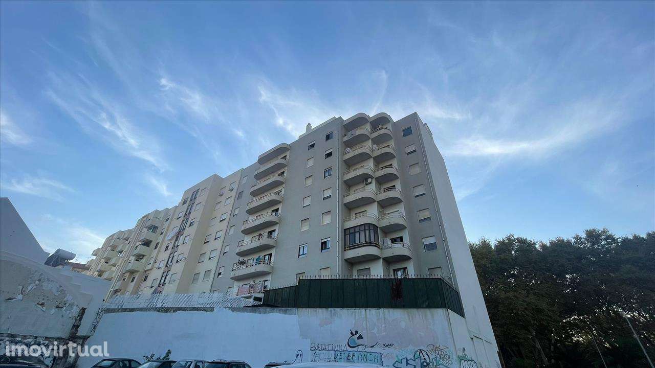 APARTAMENTO T3 ARRENDADO ATÉ AGOSTO DE 2026, EM SETÚBAL - Grande imagem: 5/12