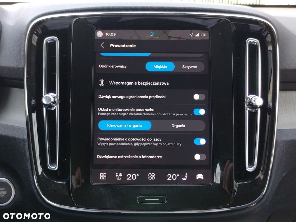 Volvo XC 40 - 25